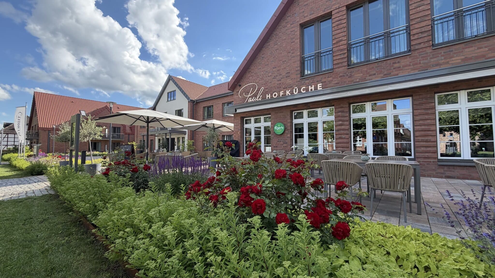 Außenansicht des Seehotels Zarrentin